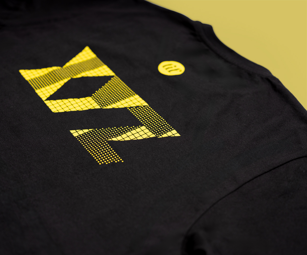 tshirtdettaglio2_1200x1000_fondocolorato